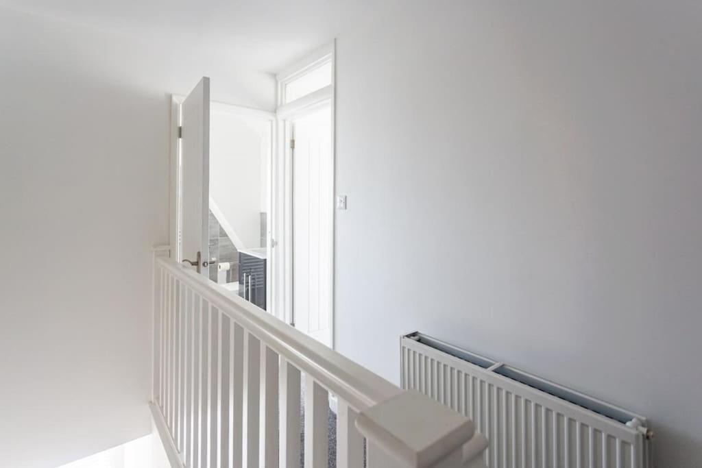 2 Bed Apartment Near The Beach Саутенд-он-Си Экстерьер фото