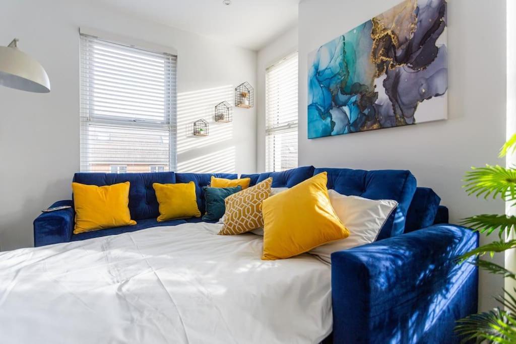 2 Bed Apartment Near The Beach Саутенд-он-Си Экстерьер фото